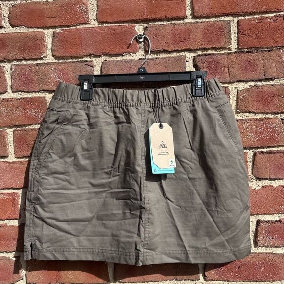 Prana Women's Double Peak Mini Skort Cargo Green Sz 8 NWT - Picture 2 of 6